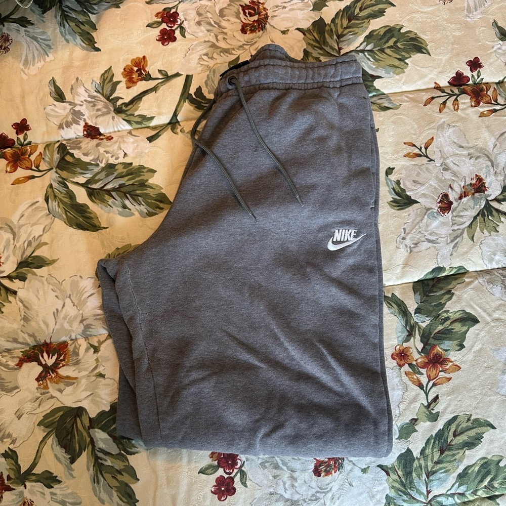 Gray Nike Sweatpants